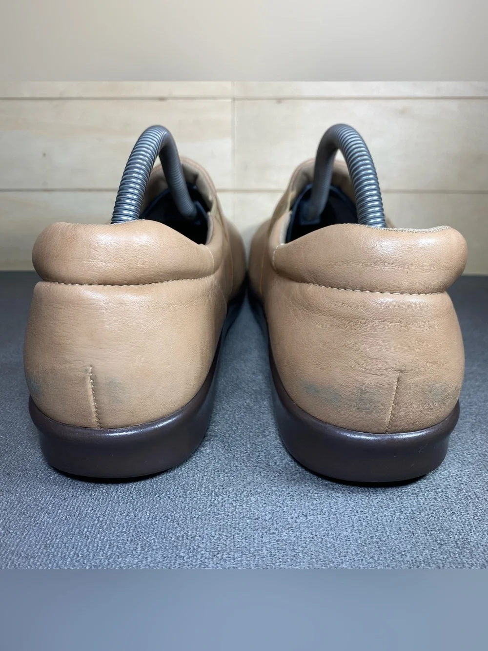 SAS Viva Slip-Ons Tan Leather Women's Size 10 N Shoes Tripad Comfort Loafers